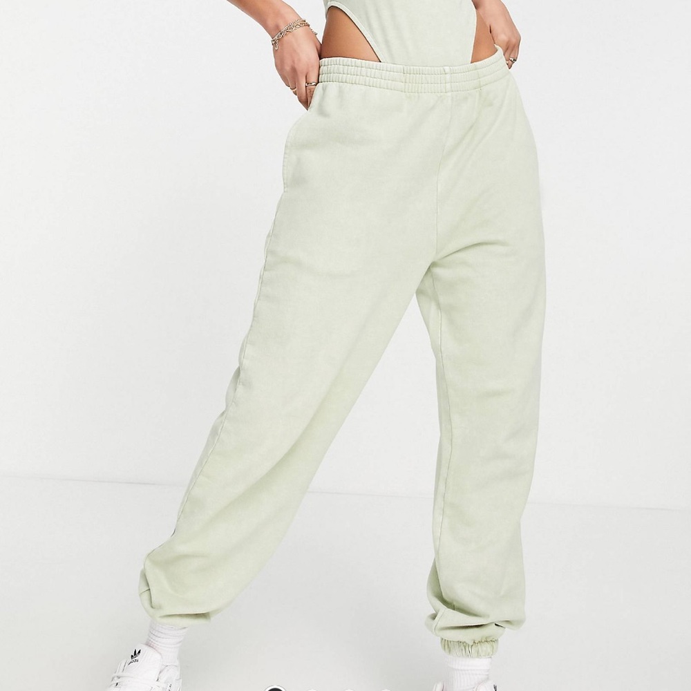 Washed oversized cuffed sweatpants